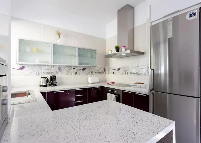 Home2book Center Design Cruz